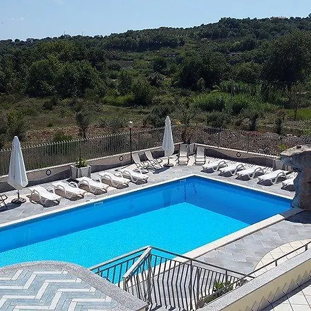 Rita Relais Villa *